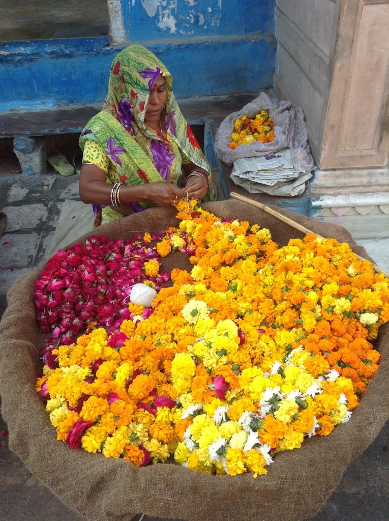 Pushkar, India: sacred lake ~ site of religious festivities